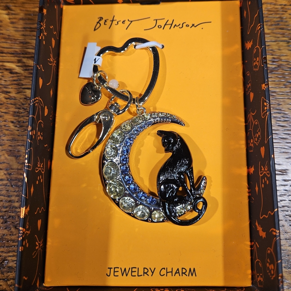 Betsey Johnson Black Cat and Moon Charm Keychain NIB - Picture 6 of 7